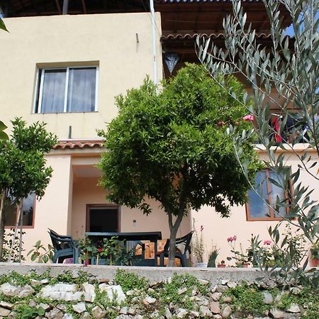 Guest House Noah&Kristel Berat Bagian luar foto