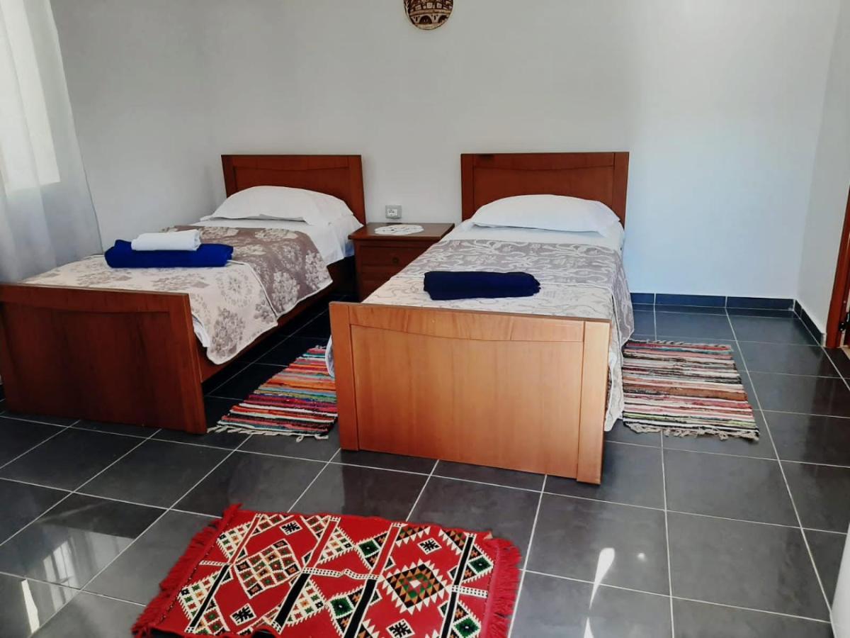Guest House Noah&Kristel Berat Bagian luar foto