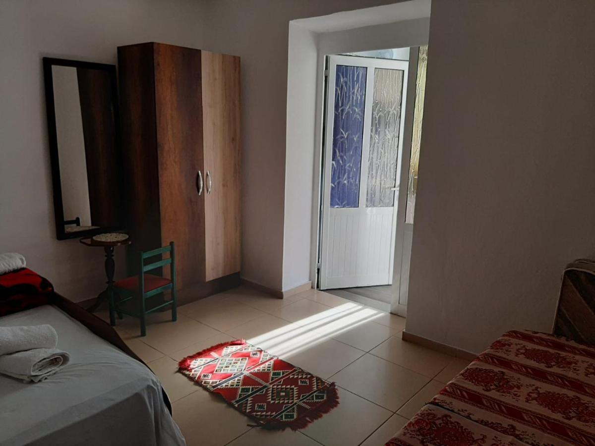 Guest House Noah&Kristel Berat Bagian luar foto