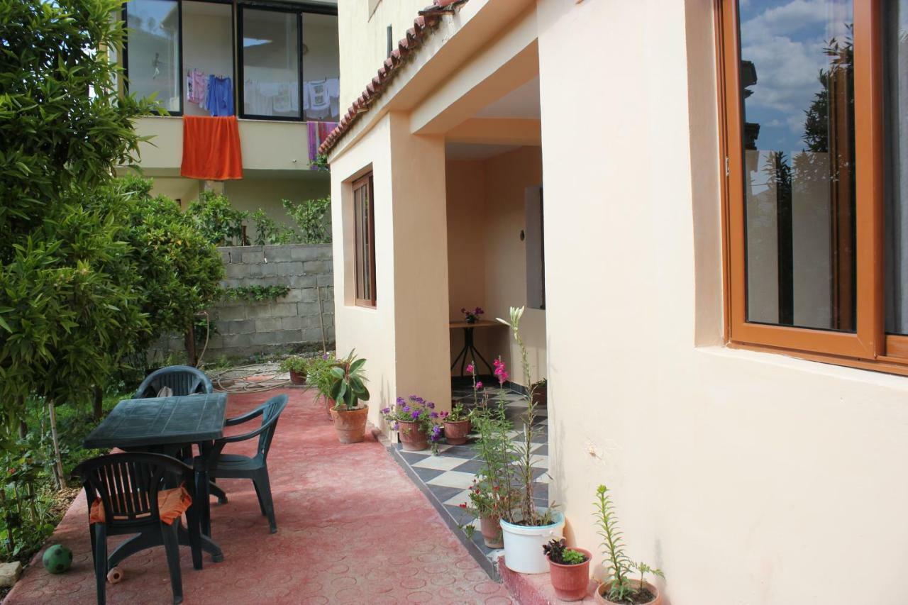 Guest House Noah&Kristel Berat Bagian luar foto